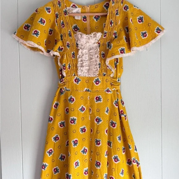Vintage 70s Floral Yellow Maxi Dress - Picture 2 of 5